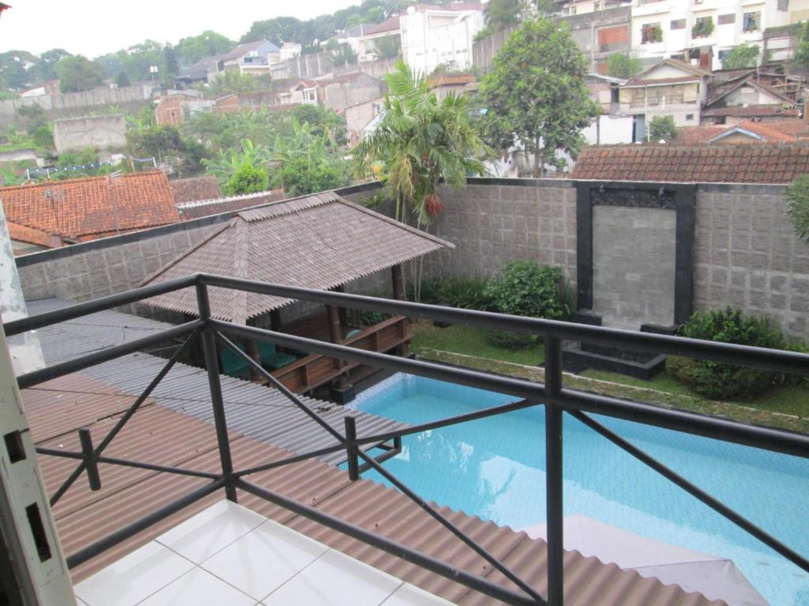 Rumah Anda Guest House By Zuzu Bandung Exterior foto